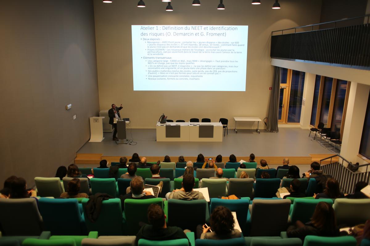 Marc Zune, professeur en sociologie à l'UCL, a rappelé les défis que rencontrent les porteurs de projets FSE-IEJ dans l'accrochage des NEETs.