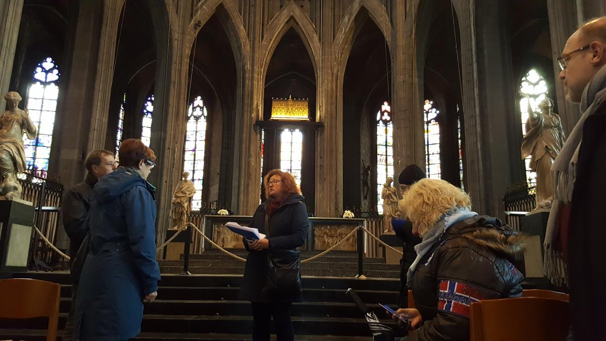 Les visiteurs ont débuté leur parcours à la Collégiale Sainte Waudru