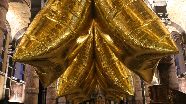 Le KIKK a investi les rues de Namur, jusqu'à l'église Saint-Loup